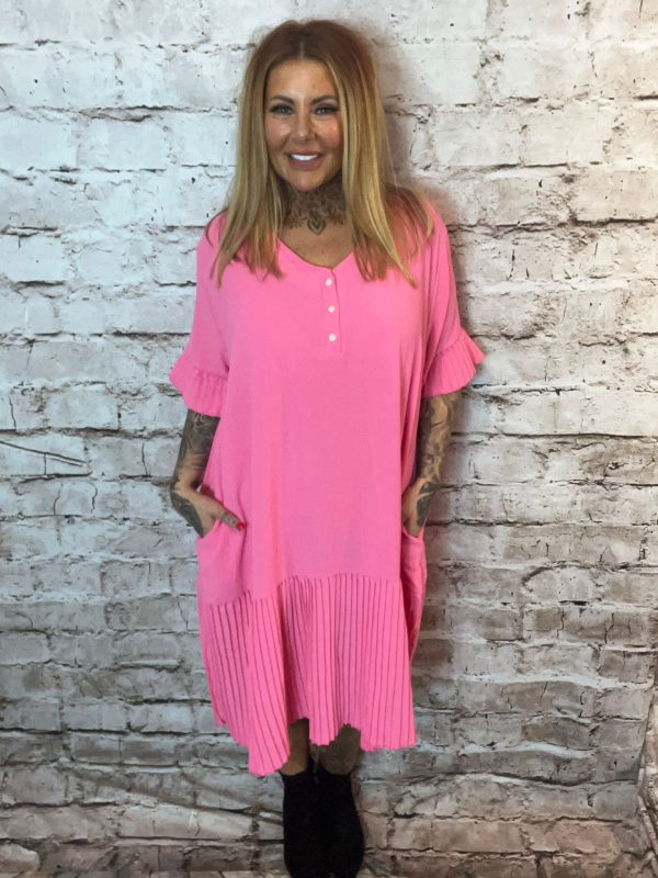 Petti Pleat Dress best fits 16-24