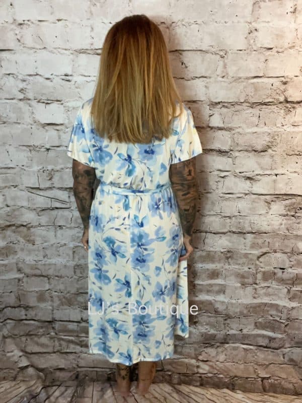 Dana Floral wrap dress Best Fits 12-20 - Image 3
