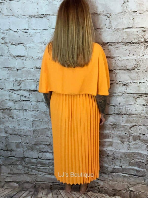 The Caroline Maxi Dress best fits 16-26 - Image 8