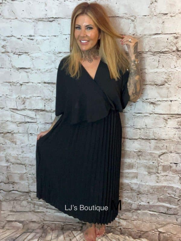 The Caroline Maxi Dress best fits 16-26 - Image 6