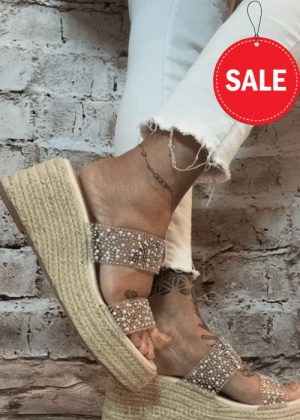 575 Wedged sandal no returns on sale items