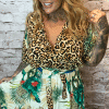 Shangri-la wrap dress best fits 14-22 - Image 5
