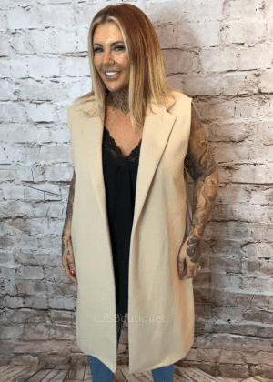 Quentin waistcoat best fits 14-22  "No Returns On Sale Items?