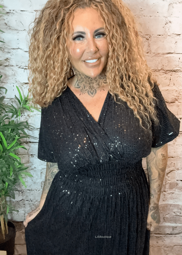 Blitzen Short Sleeved Sparkle dress best fits 12-20 - Image 8