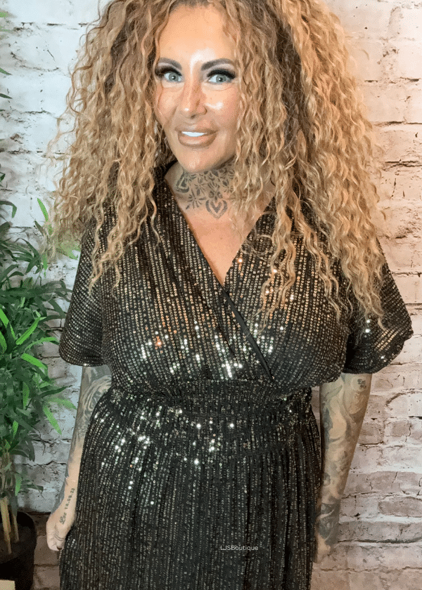 Blitzen Short Sleeved Sparkle dress best fits 12-20 - Image 7