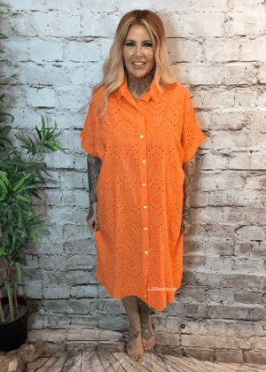 Libby shirt dress best fits 16-24
