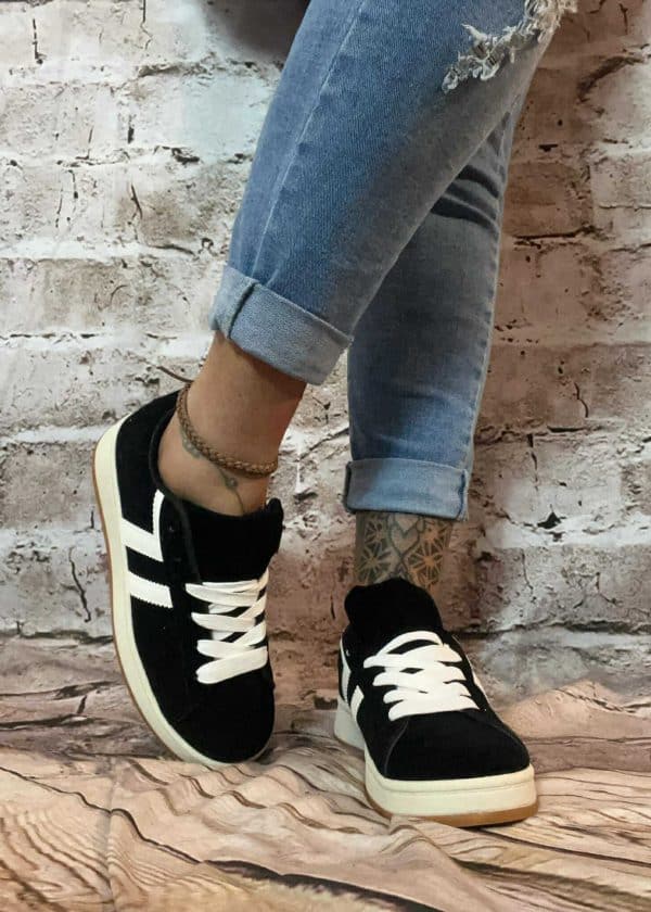 Retro-Inspired Black trainers  *Restock* No Returns on sale items - Image 4