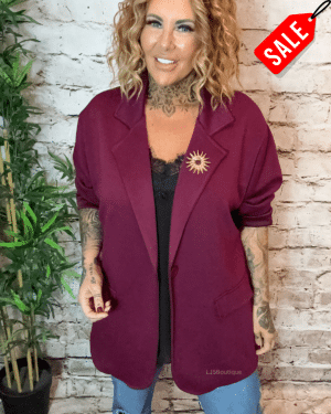 Mid size Alanna Soft blazer best fits 14-22 no returns on sale items