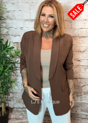 Shelley blazer best fits 12-20 Restocked no returns on sale items