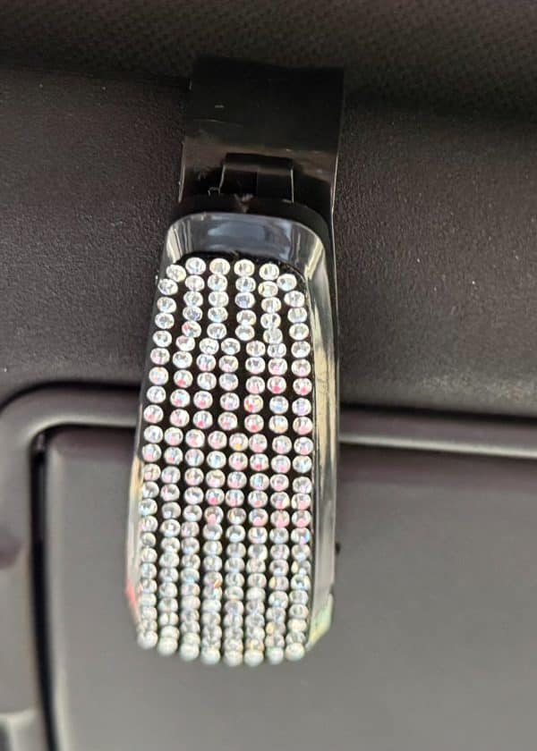 679 Sunglasses/glasses holder clip