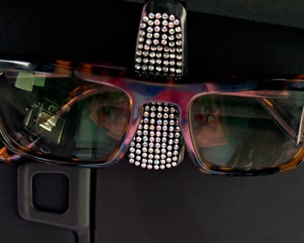 679 Sunglasses/glasses holder clip - Image 3