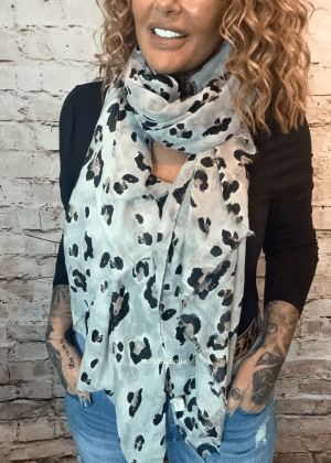 23 Animal print scarf