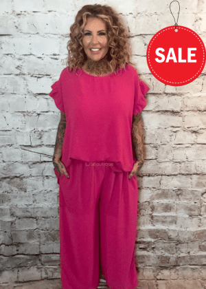 Ruby 2 piece outfit best fits 16-24 no returns on sale items