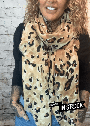 23 Animal print scarf