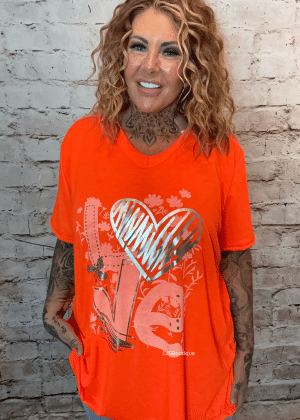 Love it V-neck t-shirt Best Fits 16-26 * Restocked*