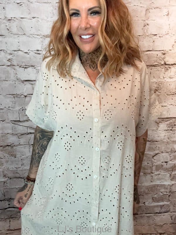 Angelica shirt dress best fits 16-24 - Image 4