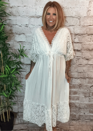 Phoebe lace Dress best fits 16-24