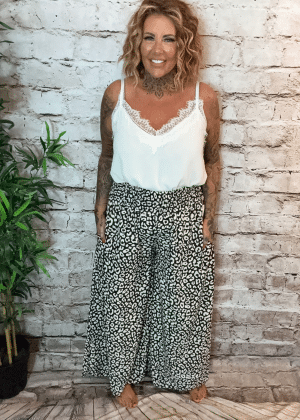 Mahala wide leg Trousers best fits 16-22