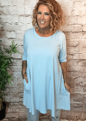 Kathleen Round-neck T-shirt best fits 16-26