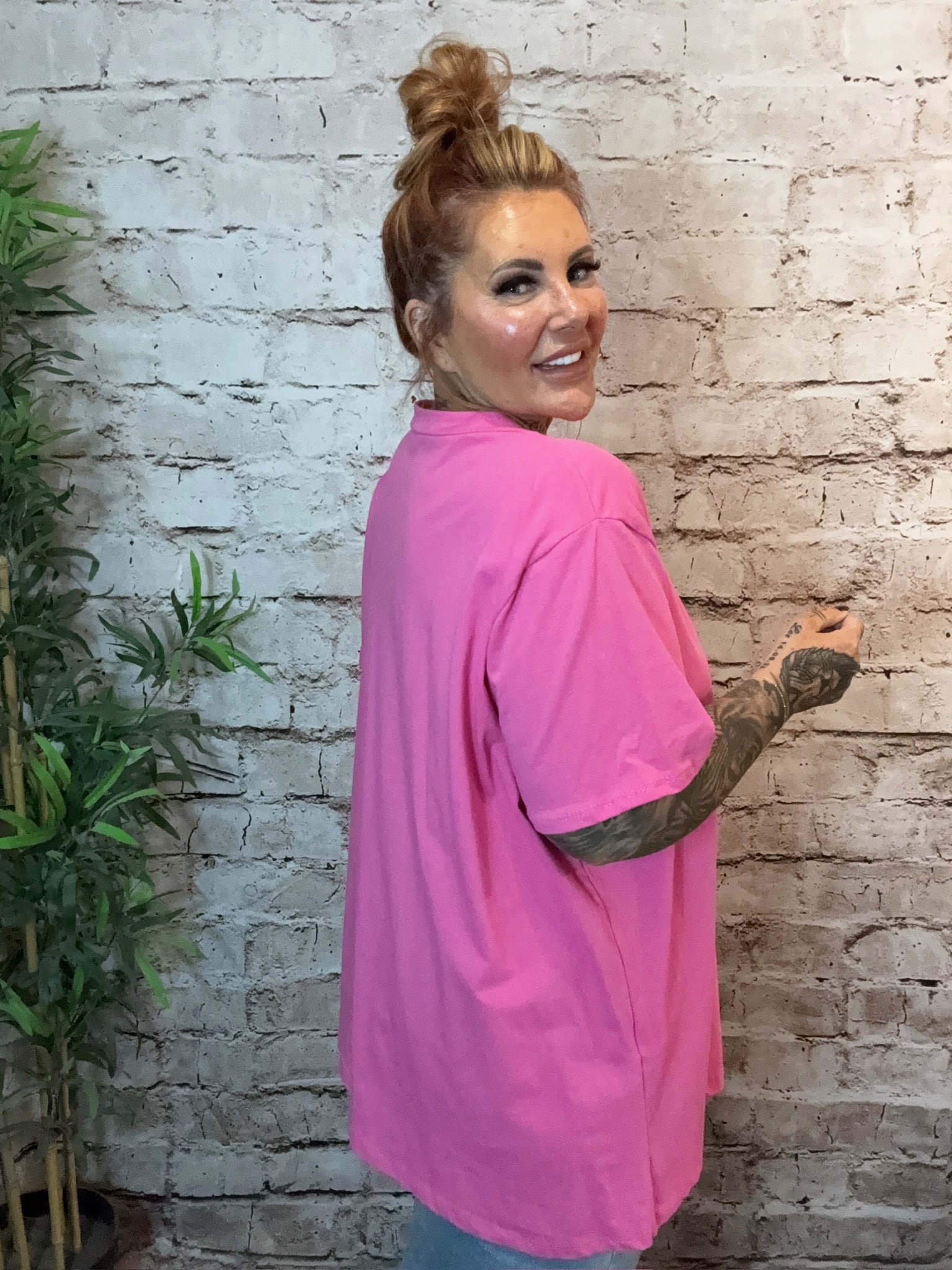 Paris V-neck T-shirt best fits 16-26 - Image 4