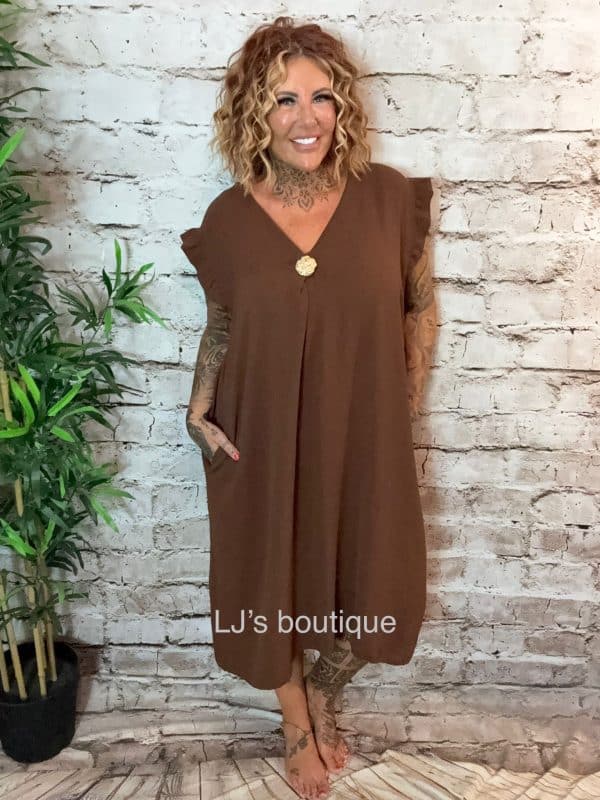 Penelope Sleeveless dress best fits 16-24 - Image 4