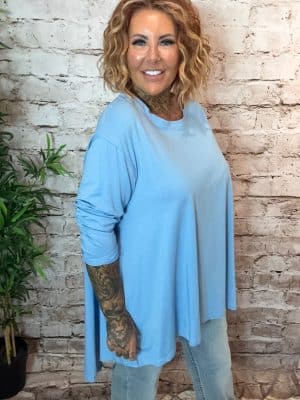 Cindy round-neck T-shirt - best fits 16-26