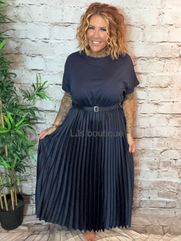 NAVY Bianca Pleated Dress best fits 12-20