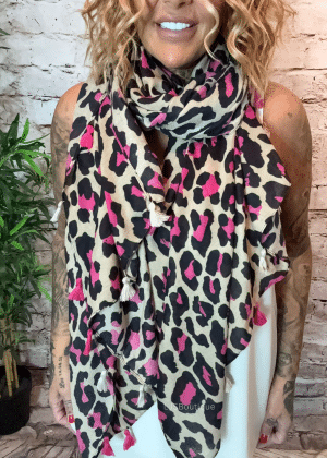 555 Animal print scarf
