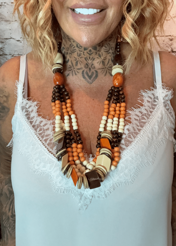 560 Wooden beaded necklace