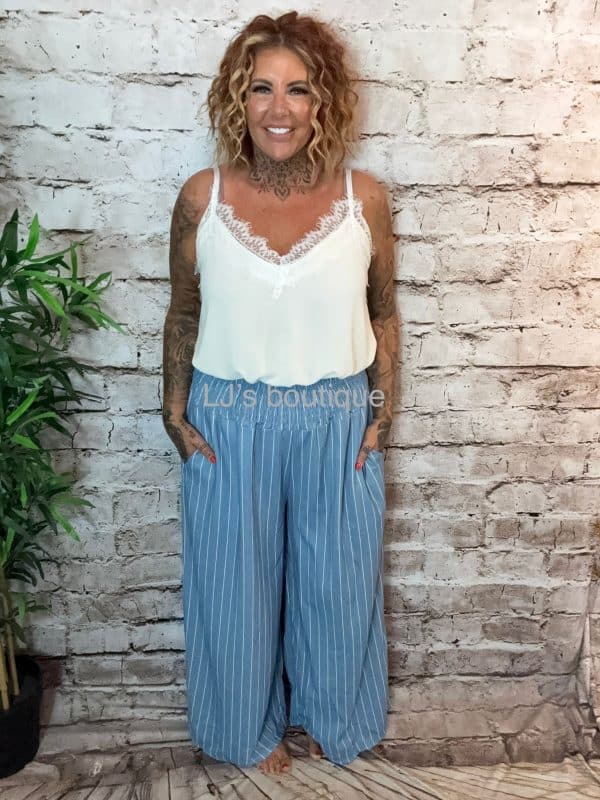 Wide leg PINSTRIPE trousers best fits 16-24 - Image 3