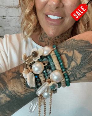 529 Stretchy Pearl and jade Chunky Shell Bracelet