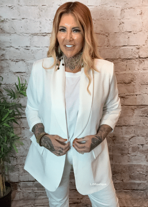 Shelley blazer best fits 16-22