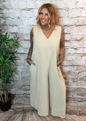 Vanessa jumpsuit - Best fits 16-24