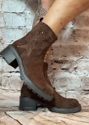 694 Chocolate Suede boots