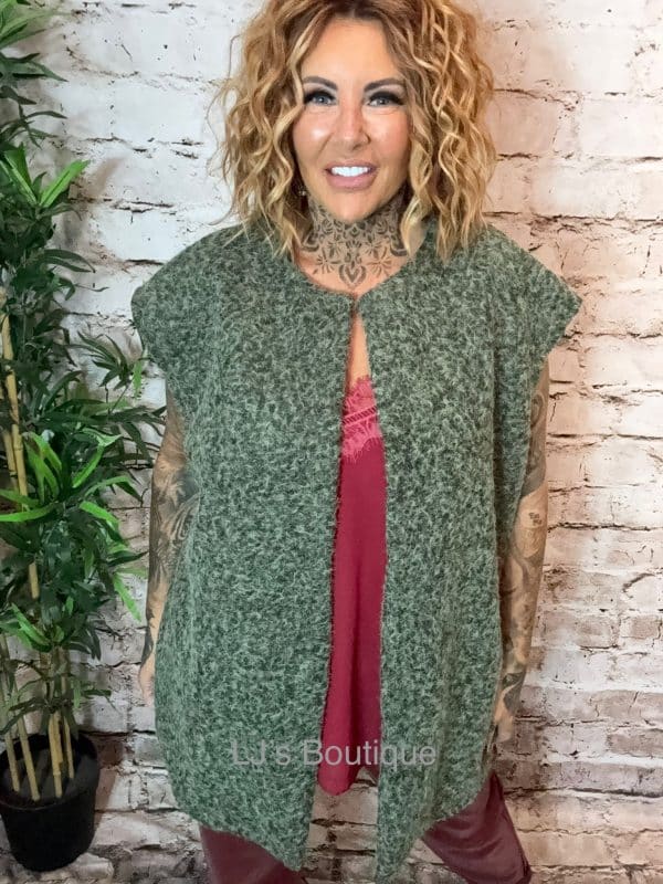 Larger Myka Mohair style Waistcoat Best Fits 18-26 - Image 4
