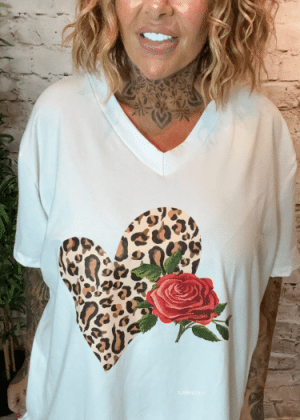 Posey V-neck T-shirt best fits 16-26