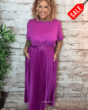 Magenta Bianca pleated dress best fits 12-22 no returns on sale items