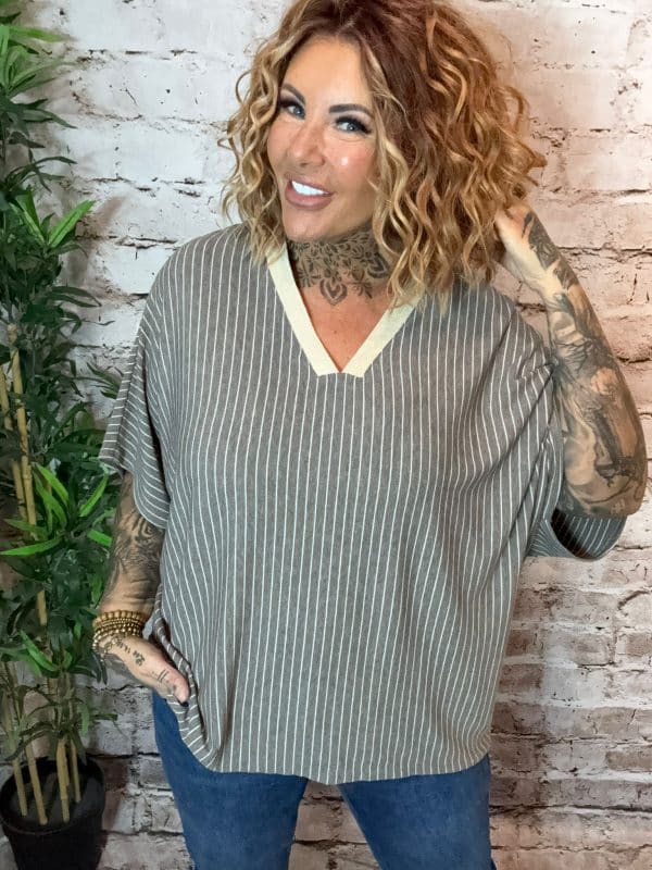 The Sloane Stripe Top Best Fits  16-24 - Image 4