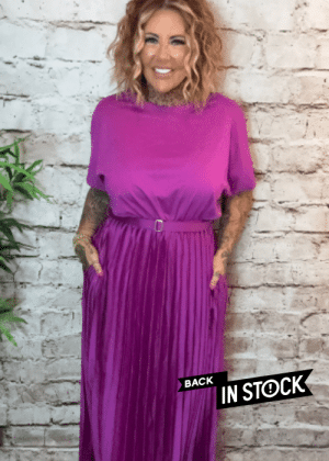 Magenta Bianca pleated dress best fits 12-22