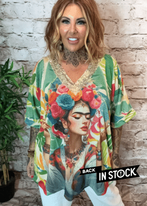 Freida sparkle top best fits 16-26