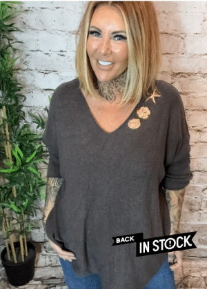 April V-neck jumper best fits 16-24