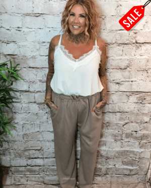 Amanda Joggers best fits 16-26