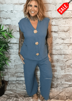 Envy 2 Piece outfit best fits 14-22