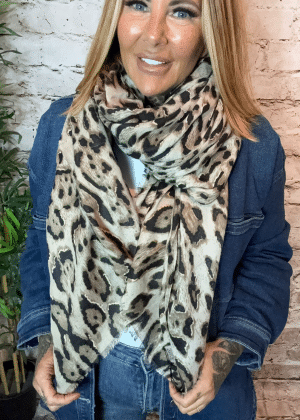 780 Animal print scarf