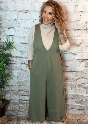 Trinity jumpsuit best fits 14-22