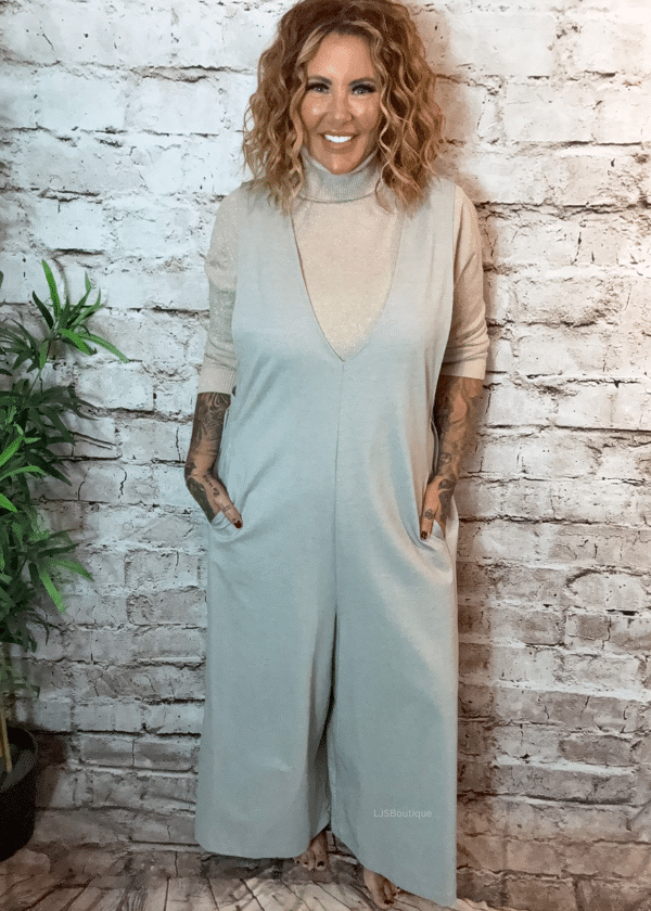 Trinity jumpsuit best fits 14-22 - Image 2