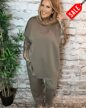 Lara 2 piece outfit best fits 16-24