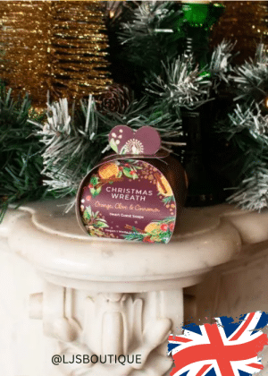 660-Christmas Wreath Heart Guest Soaps