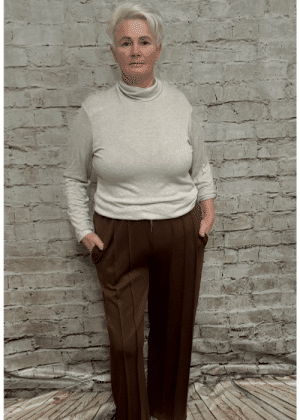 Lila pleated joggers best fits 12-20