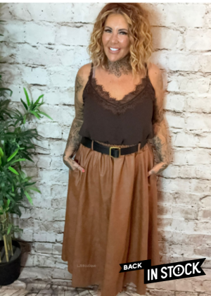 Angela faux leather belted skirt best fits 16-24
